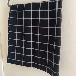 Brand new pencil skirt. Elastic waist. Very nice.